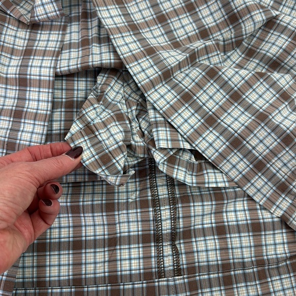 Lolë Women's Plaid Skort - Picture 3 of 10